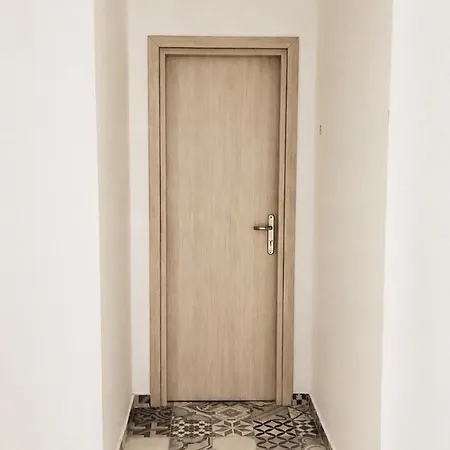 Mybasement Lovely Rooms!! 10min Walking To Center Bed & Breakfast 3*